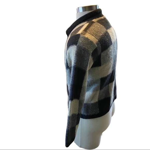 L.L. Bean Black and Cream Checkered Cardigan - Picture 4 of 7